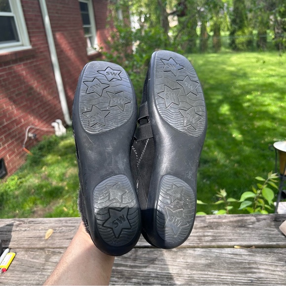 Stuart Weitzman Black Suede Sherpa lined Loafers  or Sneakers Sz. 9.5 - Picture 13 of 13